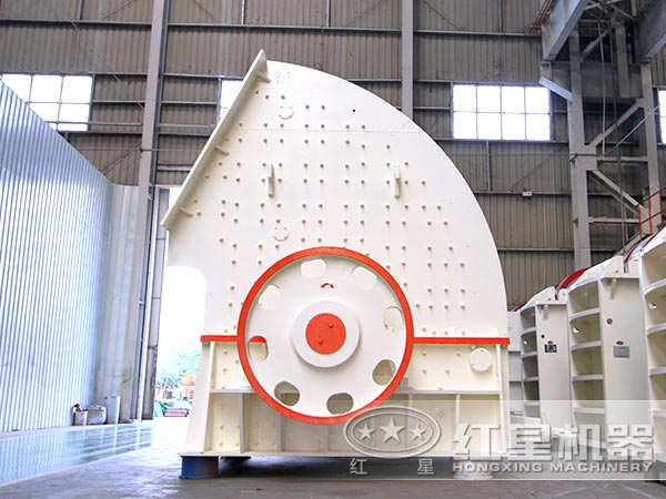破碎青石的重錘式破碎機(jī)多少錢？哪個(gè)廠家好